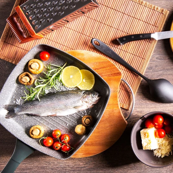 Domotti Tina négyoldalú reszelő 23 cm