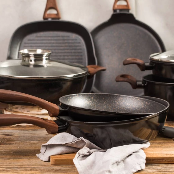 Ambition Darkwood mély serpenyő 28 cm fedő nélkül